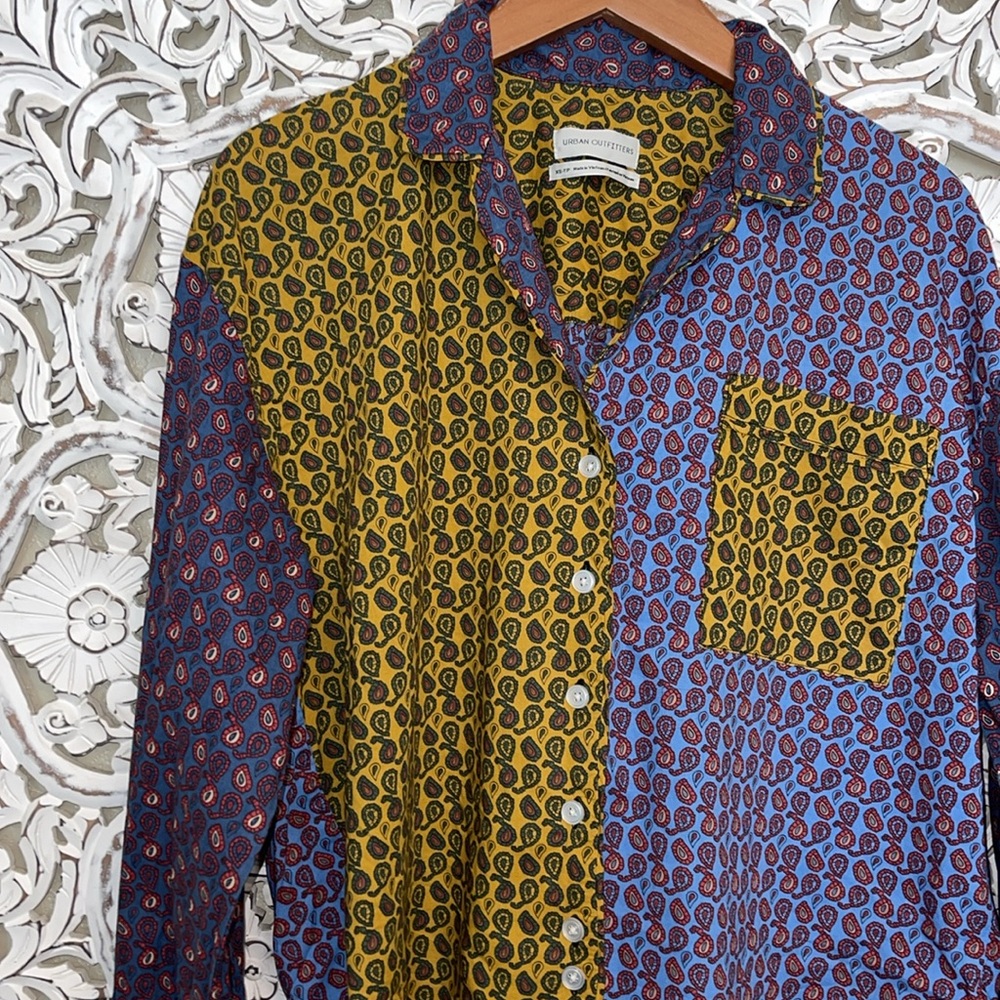 Urban Outfitters paisley button down XS oversized - Picture 3 of 5